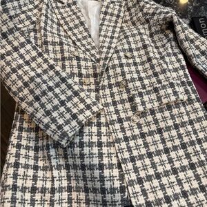 Classic Black and White Houndstooth Blazer